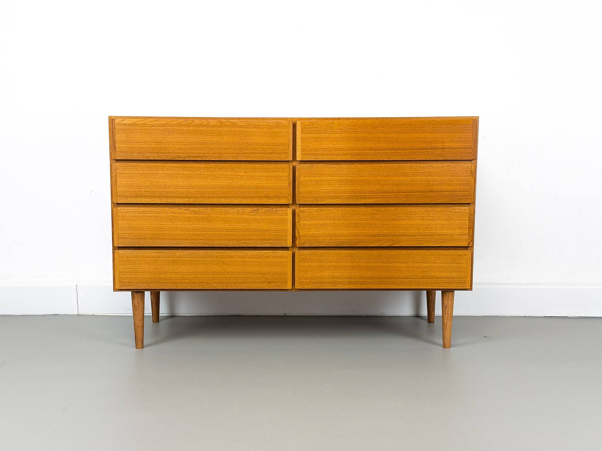 Commode danoise à 8 tiroirs en teck d'Omann Jun, 1970