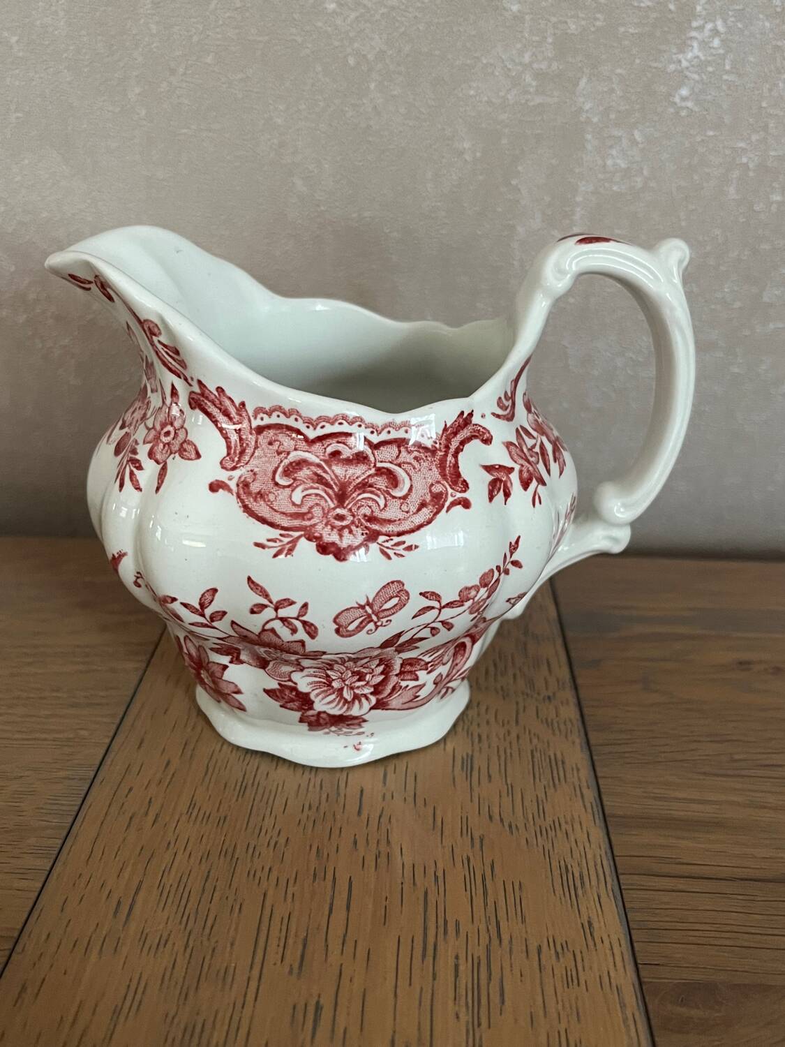 Charmant Pot à Lait Rouge Grenat – Ridgeway Staffordshire England Wind