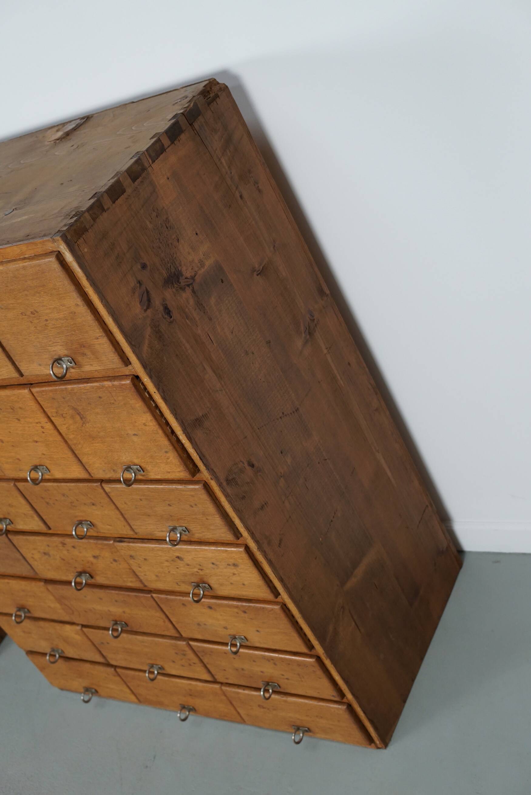 Armoire d'apothicaire vintage allemande en pin et chêne, années 1950