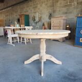 Round table in solid pine – sandblasted – with extension