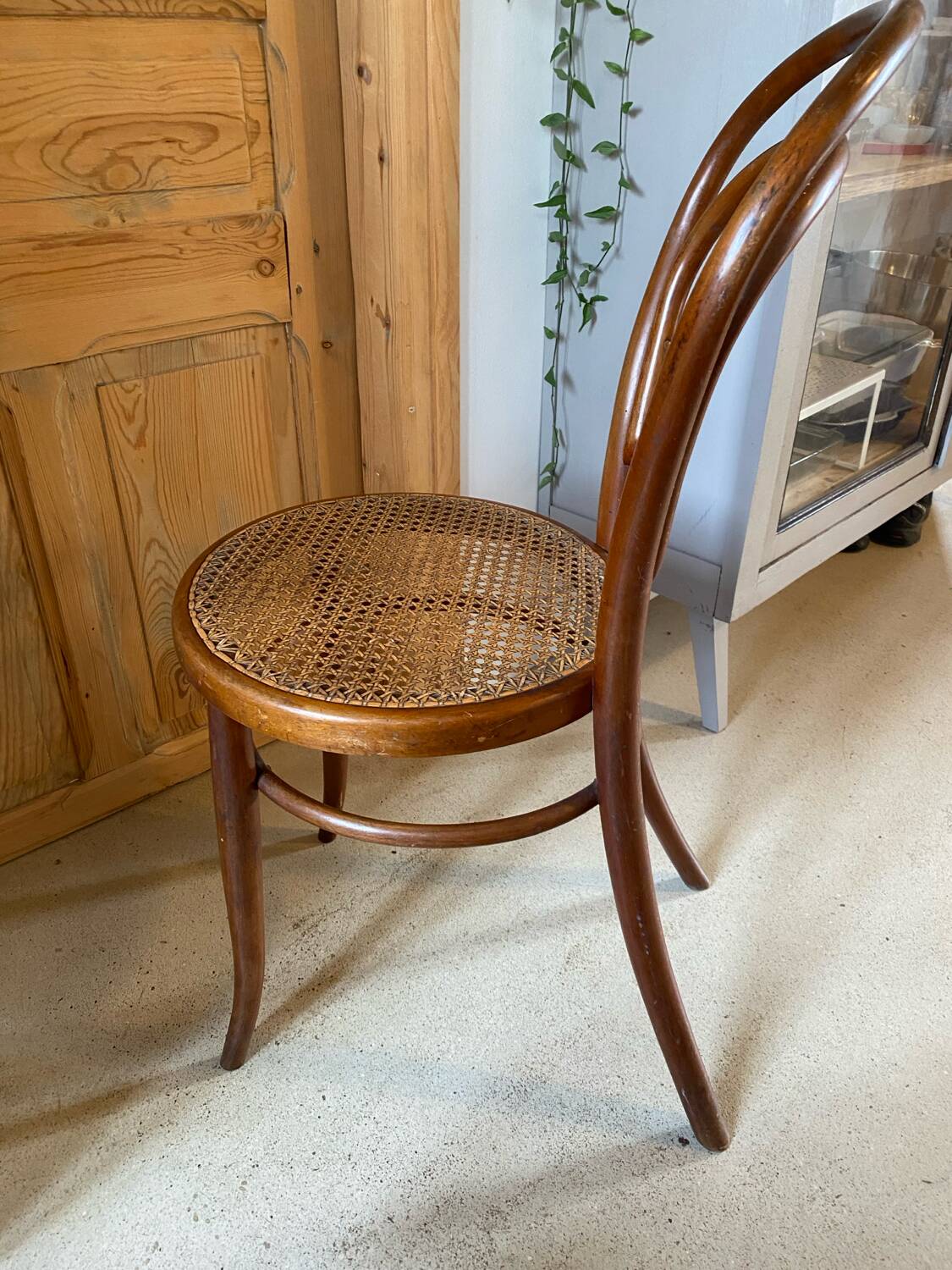 4 chaises bistrot Fischel en bois courbé et cannage