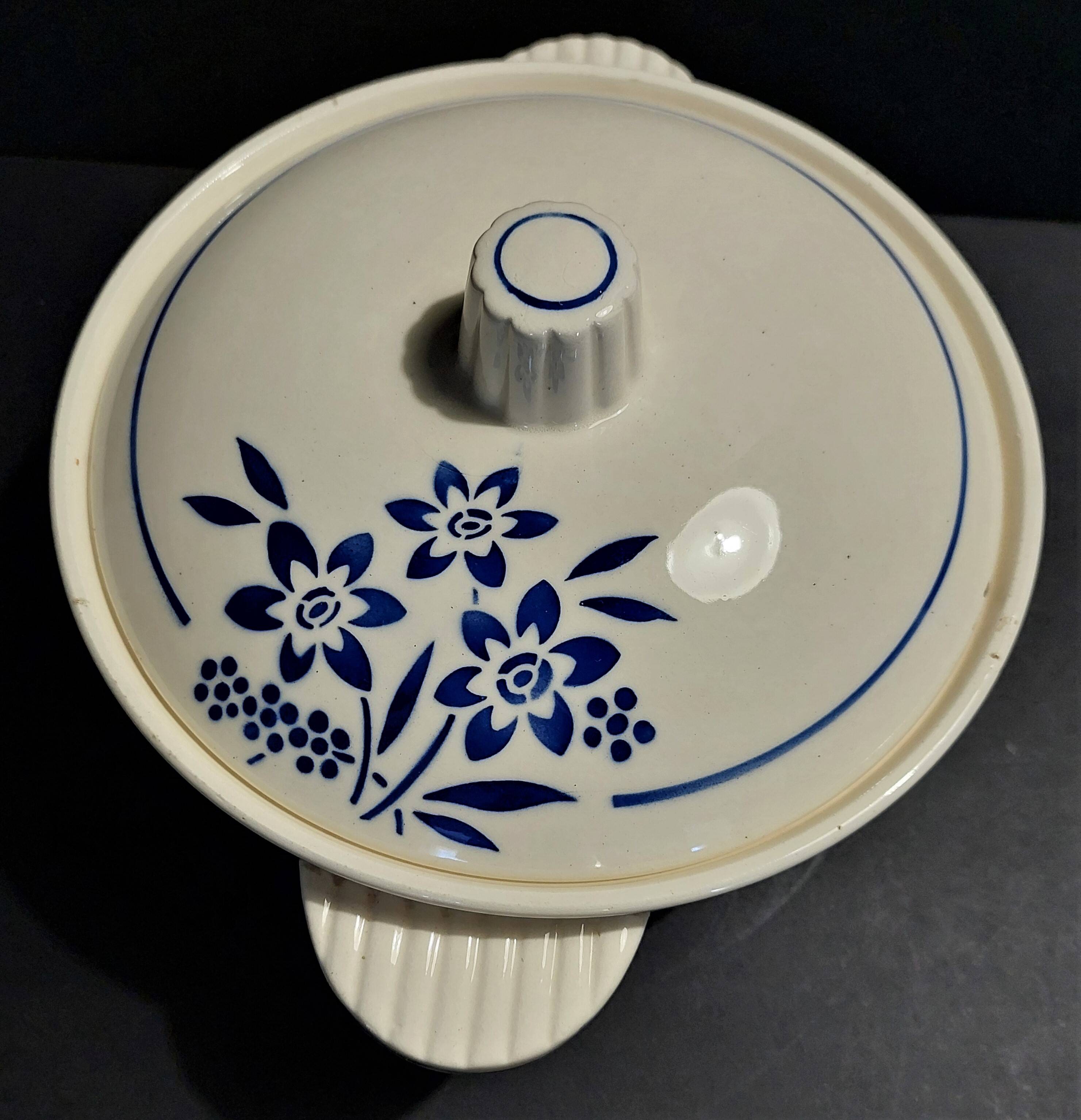 Badonviller earthenware tureen, early 20th century
