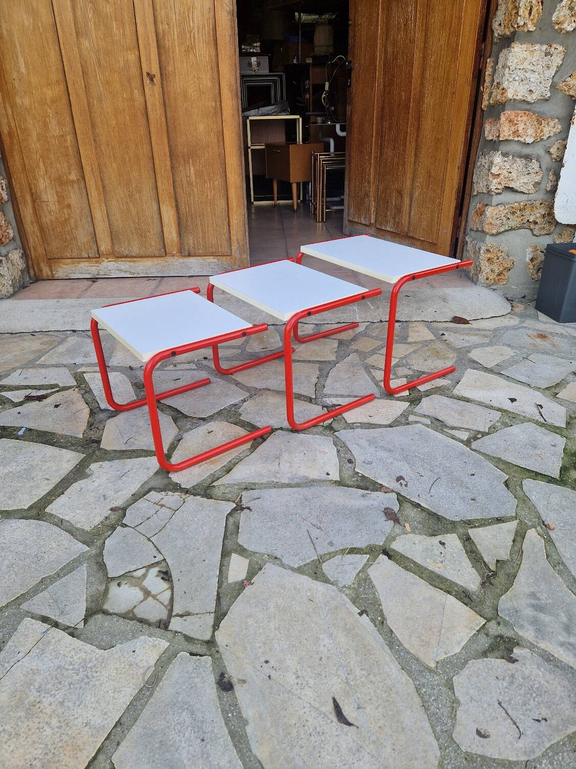 Vintage design nesting coffee table