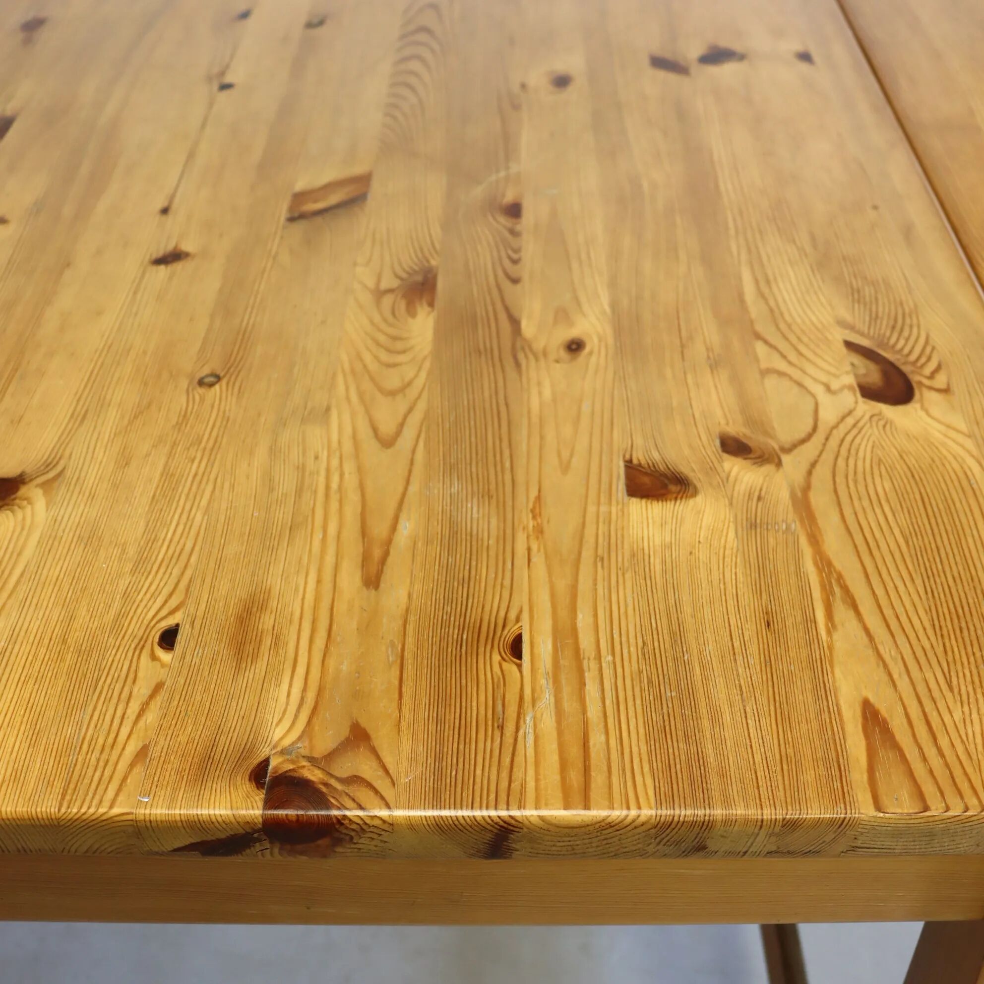 Table à manger en pin de Karin Moberg années 70