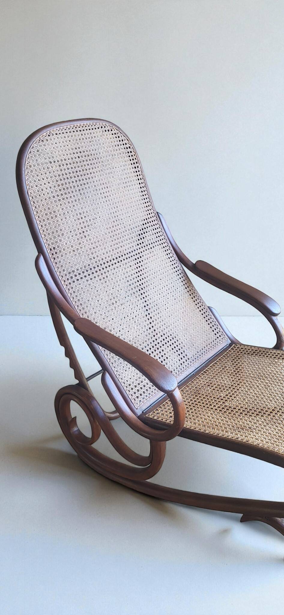 Thonet chaise longue No. 2 (No. 9702) 1900s