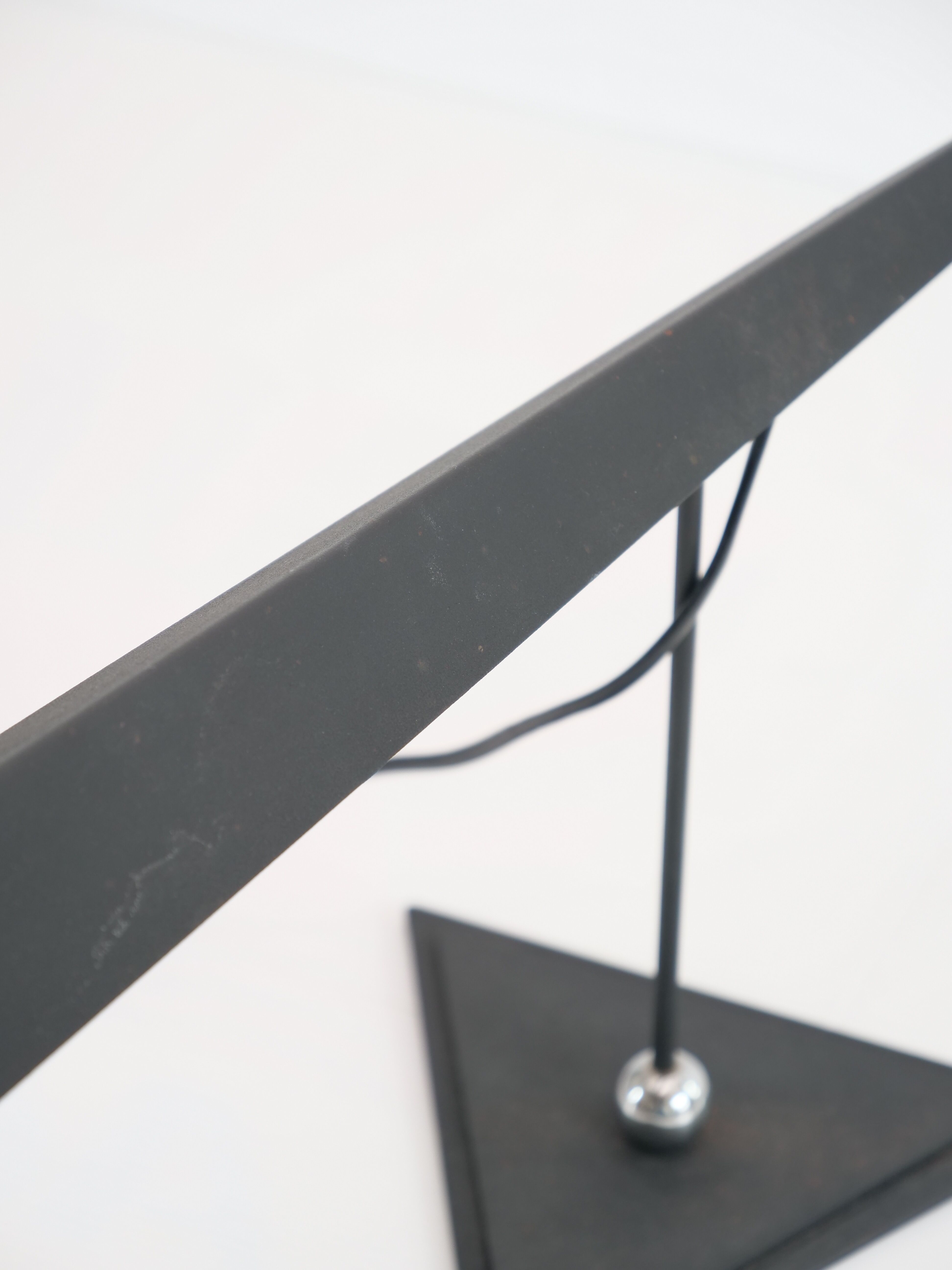 lamp unique design italy 1980 Lumen