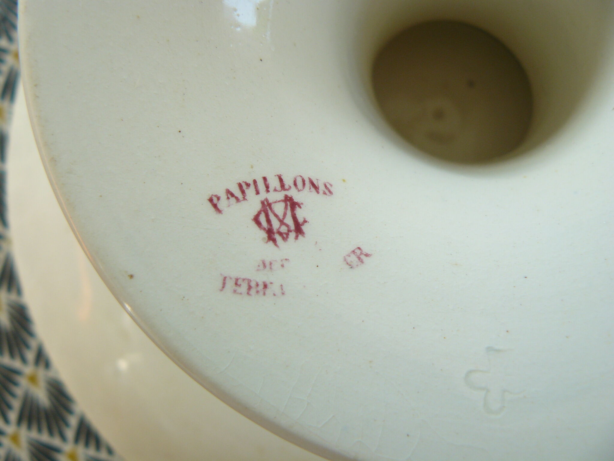 Compotier land of ter Creil and Montereau , model Papillons