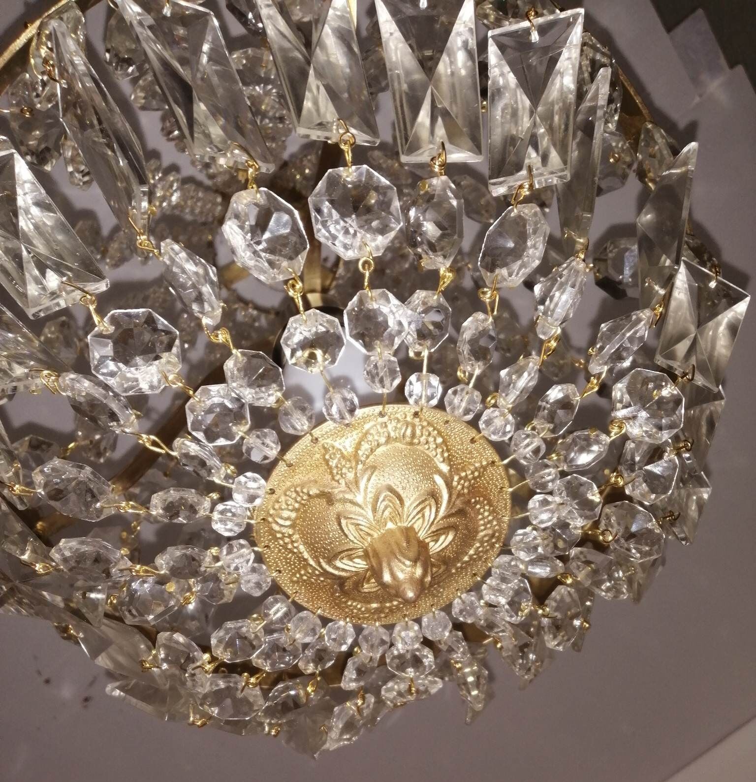 Balloon chandelier in bronze and crystal