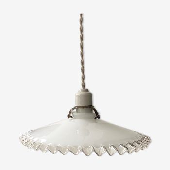 Suspension en opaline avec douille en porcelaine