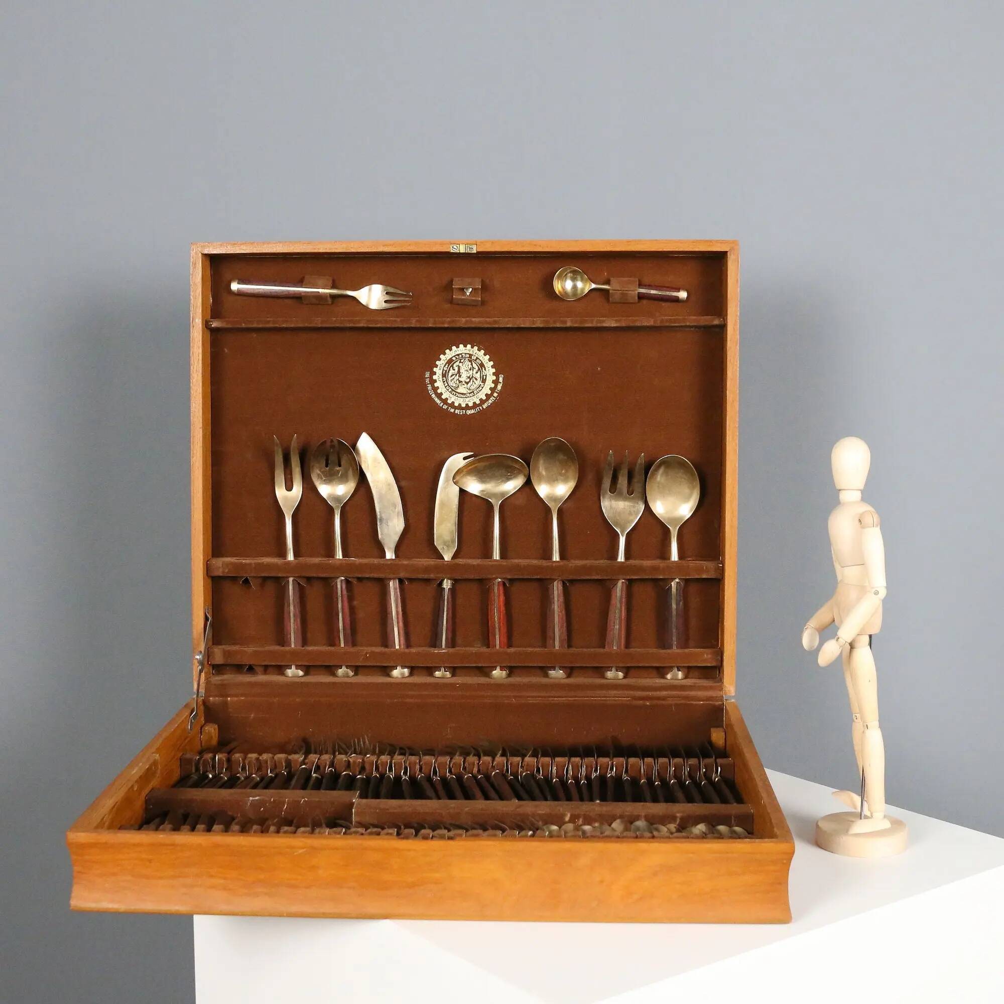 Vintage cutlery service in bronze and violet wood, Thailand, 20th century.