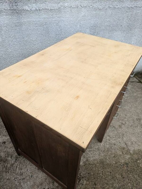 Bureau adulte des années 40