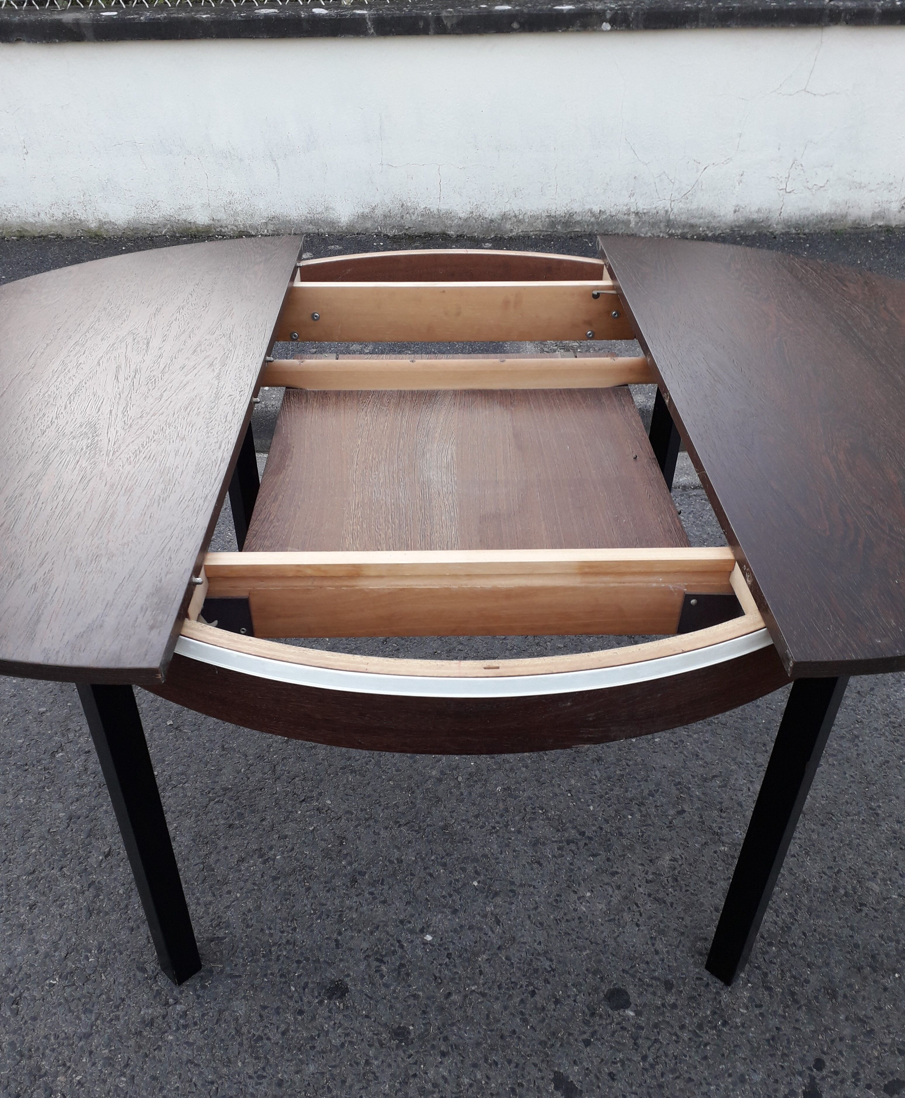 Round table expandable years 70