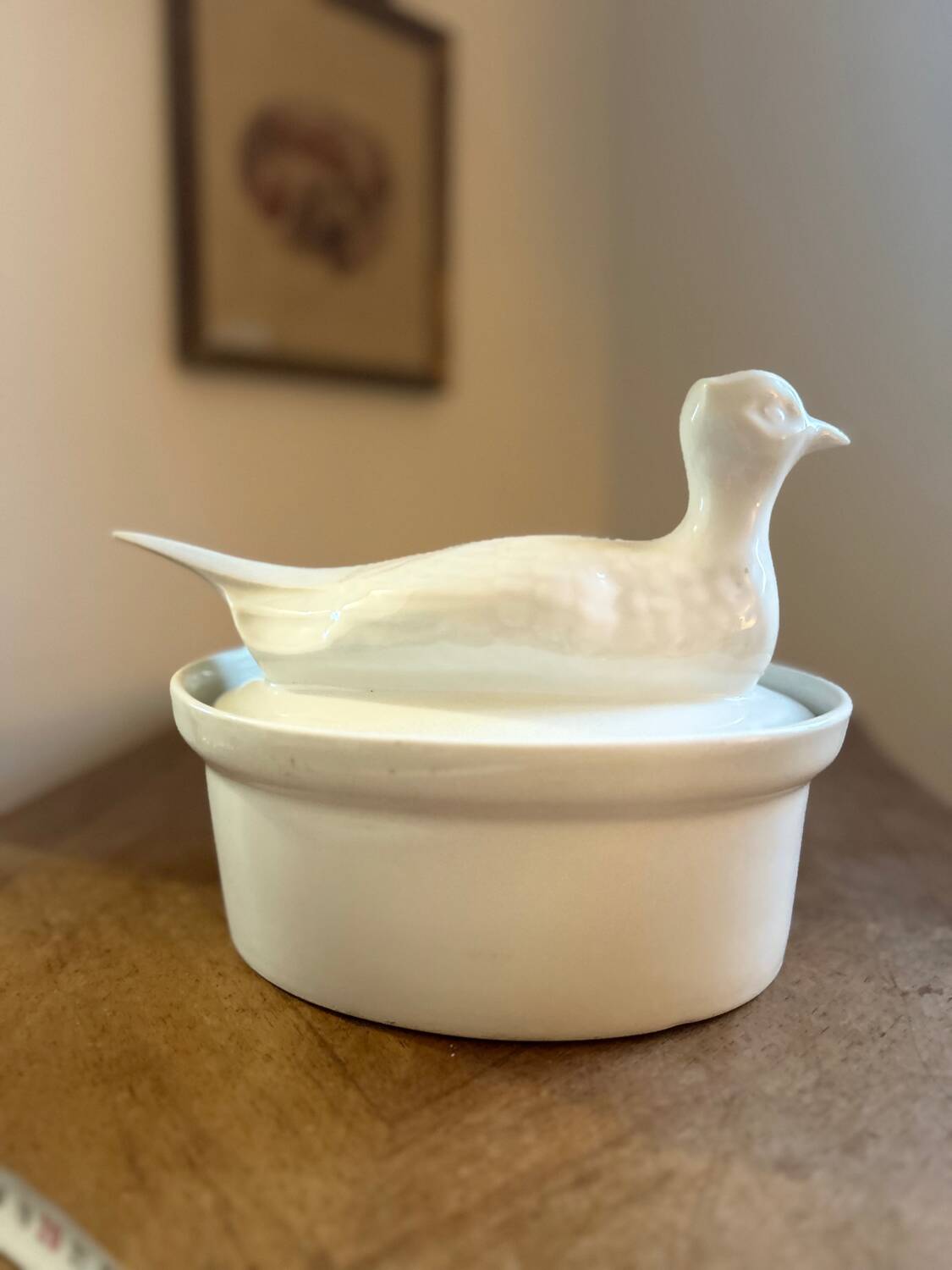 Oven dish in porcelain shaped like a pheasant