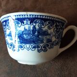 Set of 2 England cups and saucer
