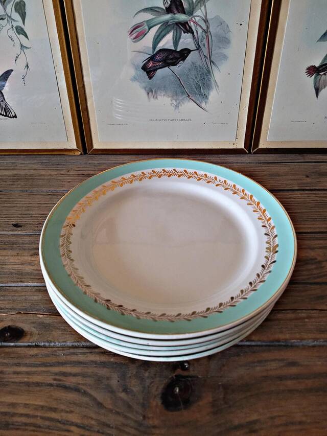 Flat plates Lunéville Pierrefonds, gilding and golden foliage