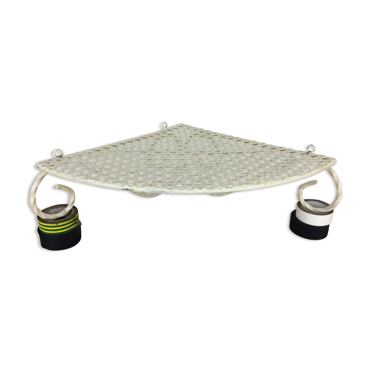 Notch, corner shelf in white perforated sheet metal