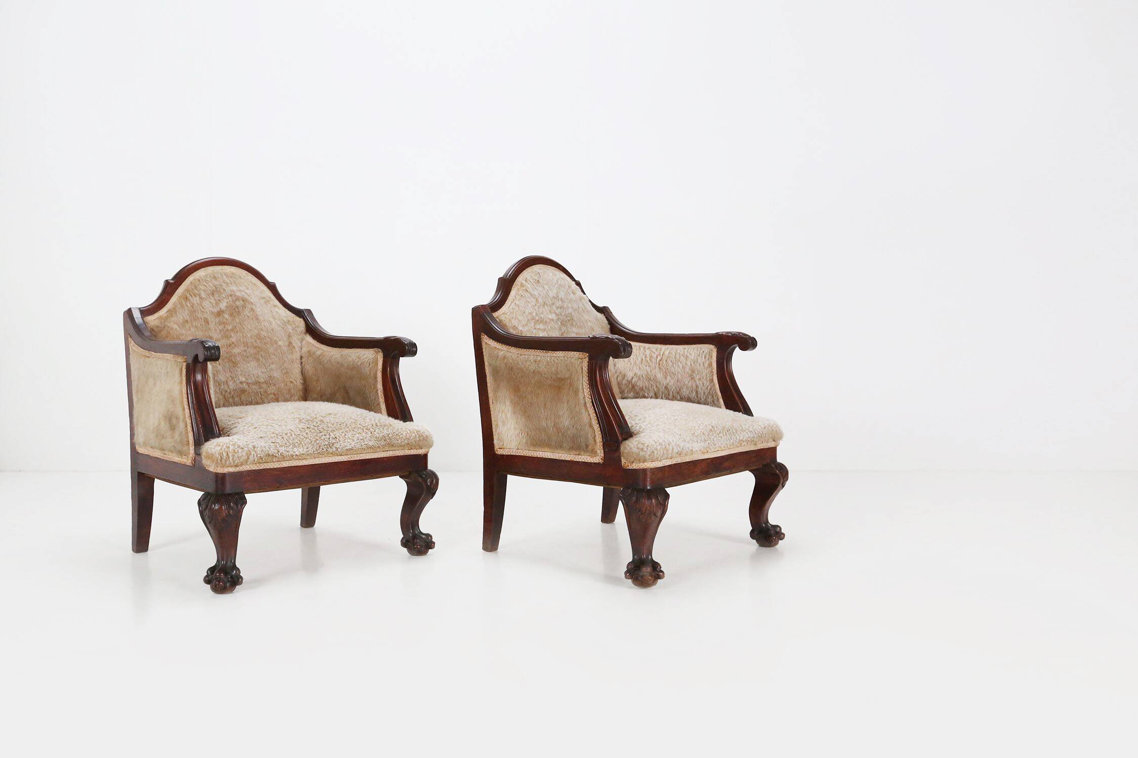 Set early Empire solid mahogany wood and sheepskin armchairs, 1820s