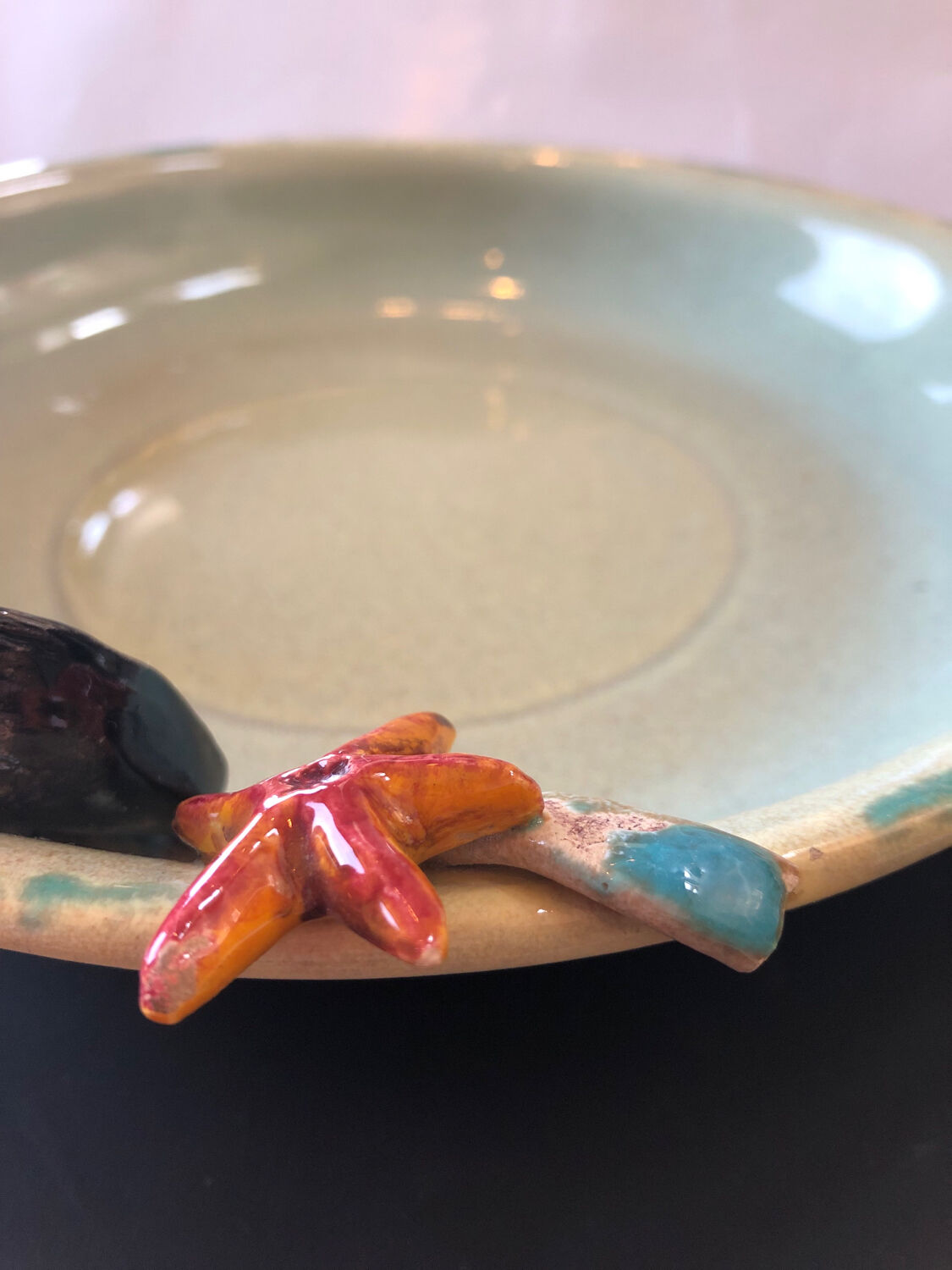 Paris ceramic dish with slip decoration, by Suzy Coste