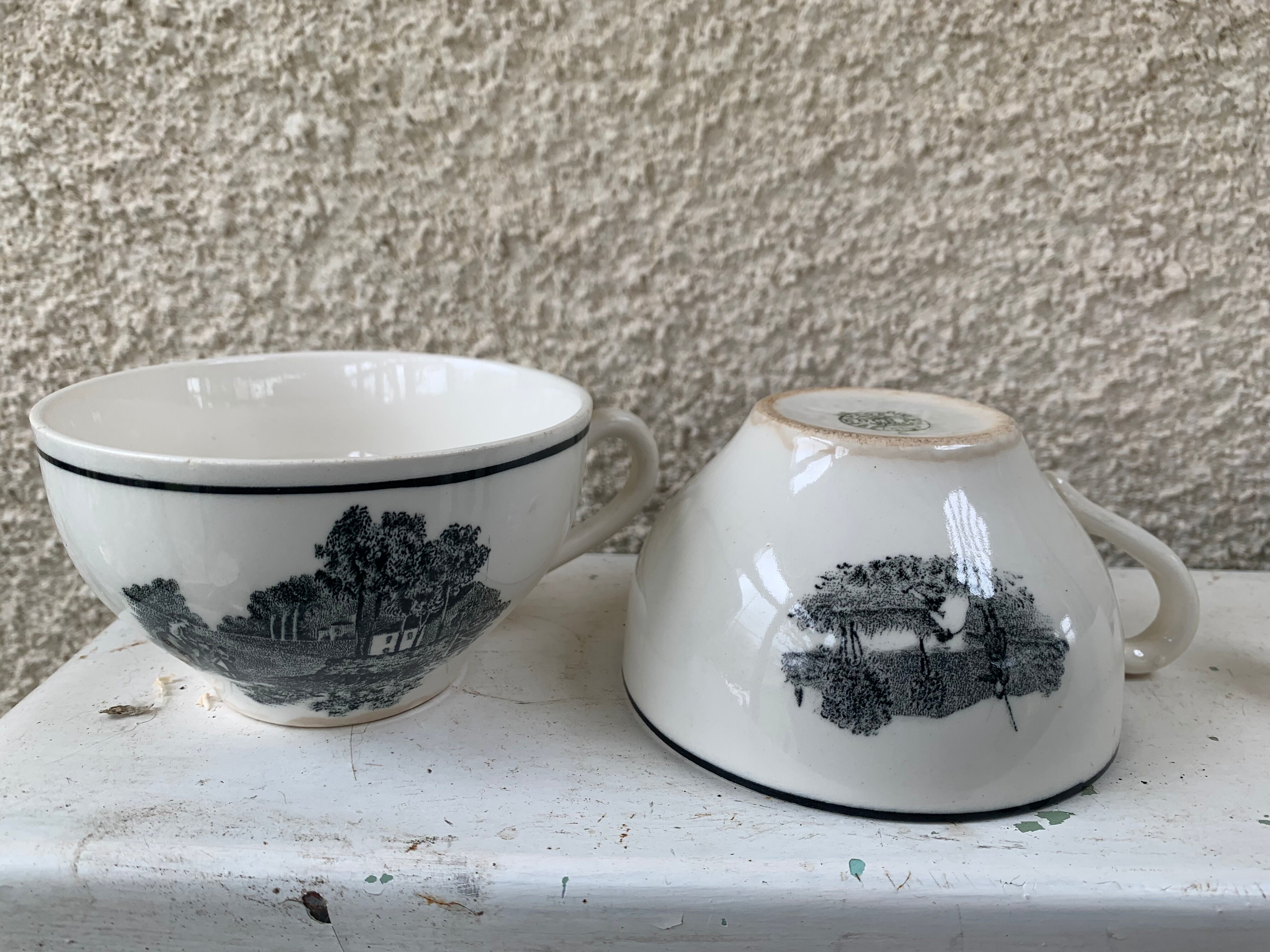 5 cups and 5 saucers La Louvière boch Belgium peasant scene art deco