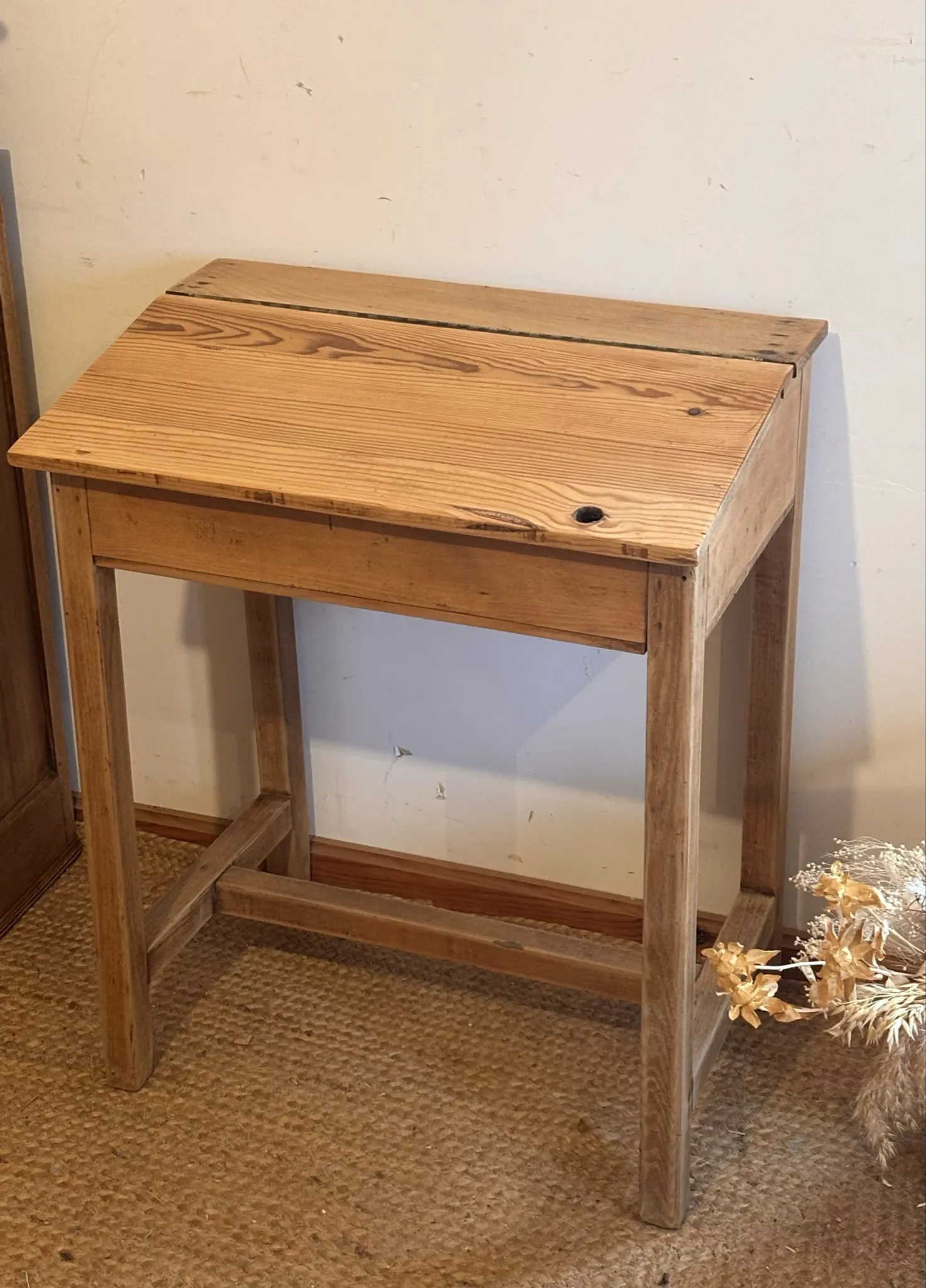 Pupitre d’écolier ancien en bois massif brut - bureau