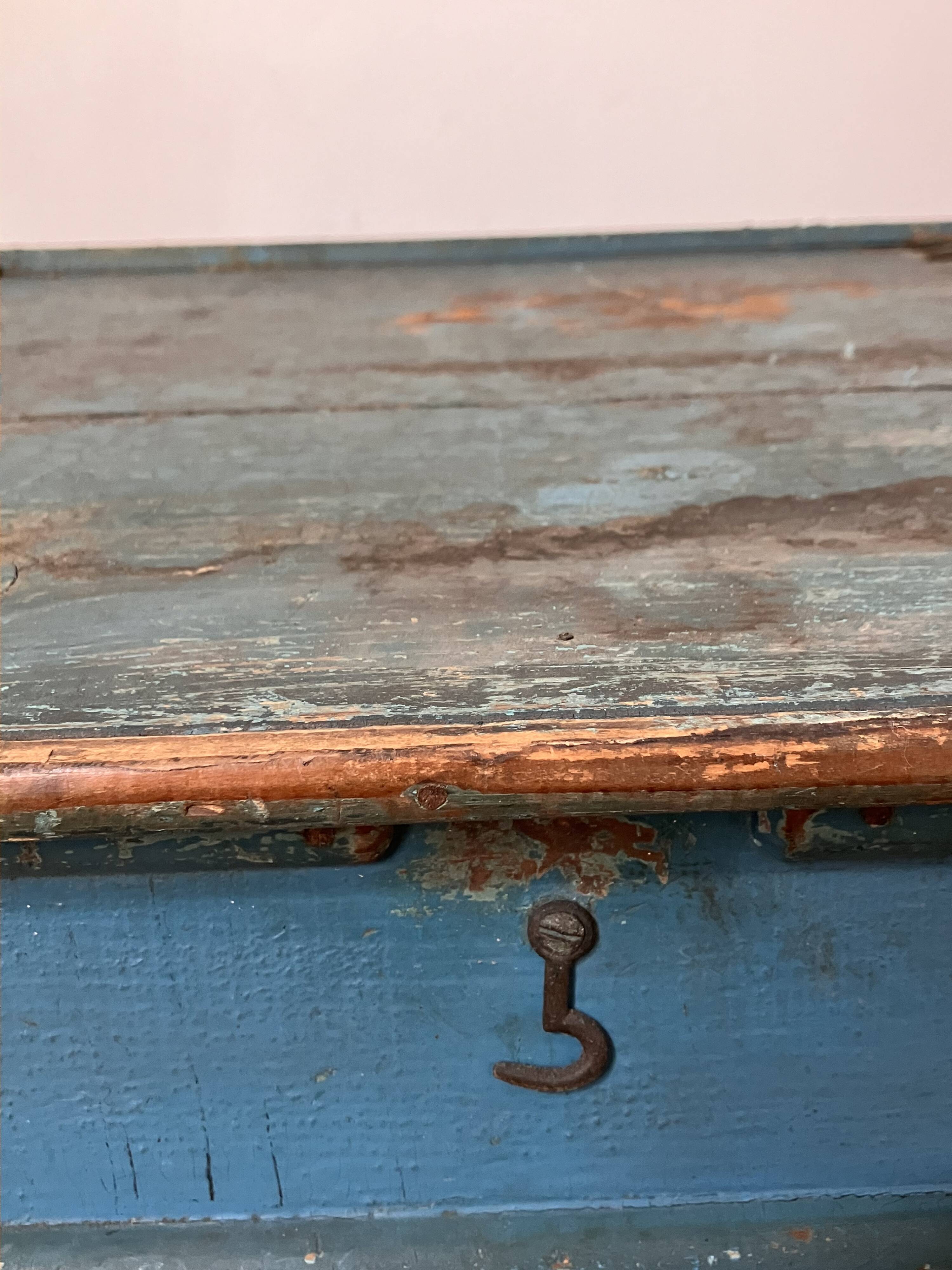 Ancien pupitre d'enfant, bureau