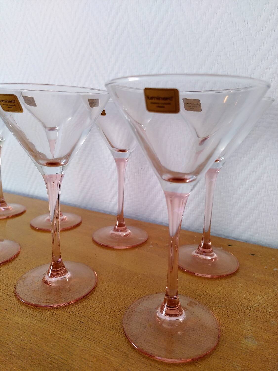 8 Luminarc pink cocktail glasses