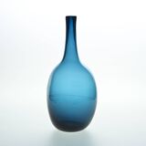 Grand soliflore en verre soufflé bleu par Nicolas Morin, 1981