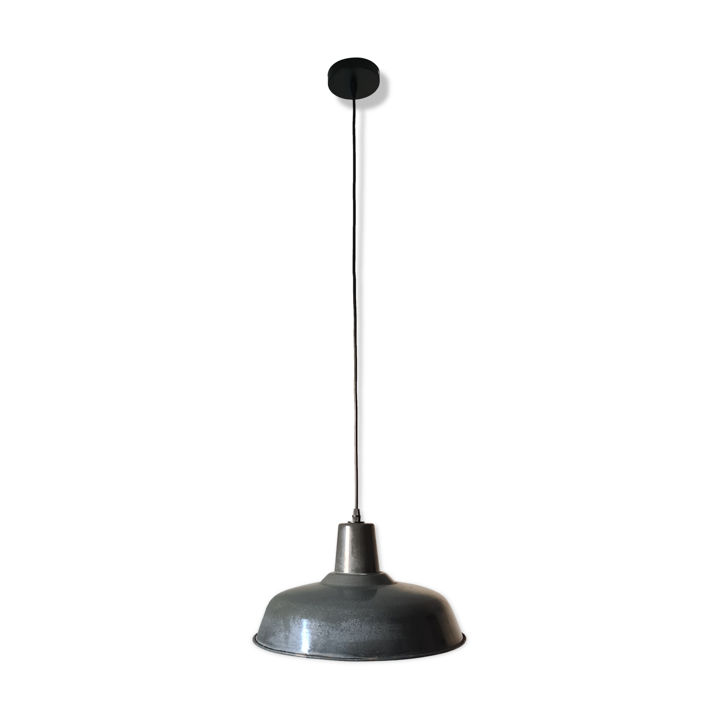 Vintage industrial suspension in enamelled sheet metal
