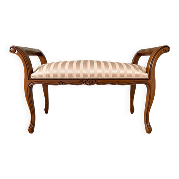 Banquette 2 places en bois sculpté, accotoirs en crosse