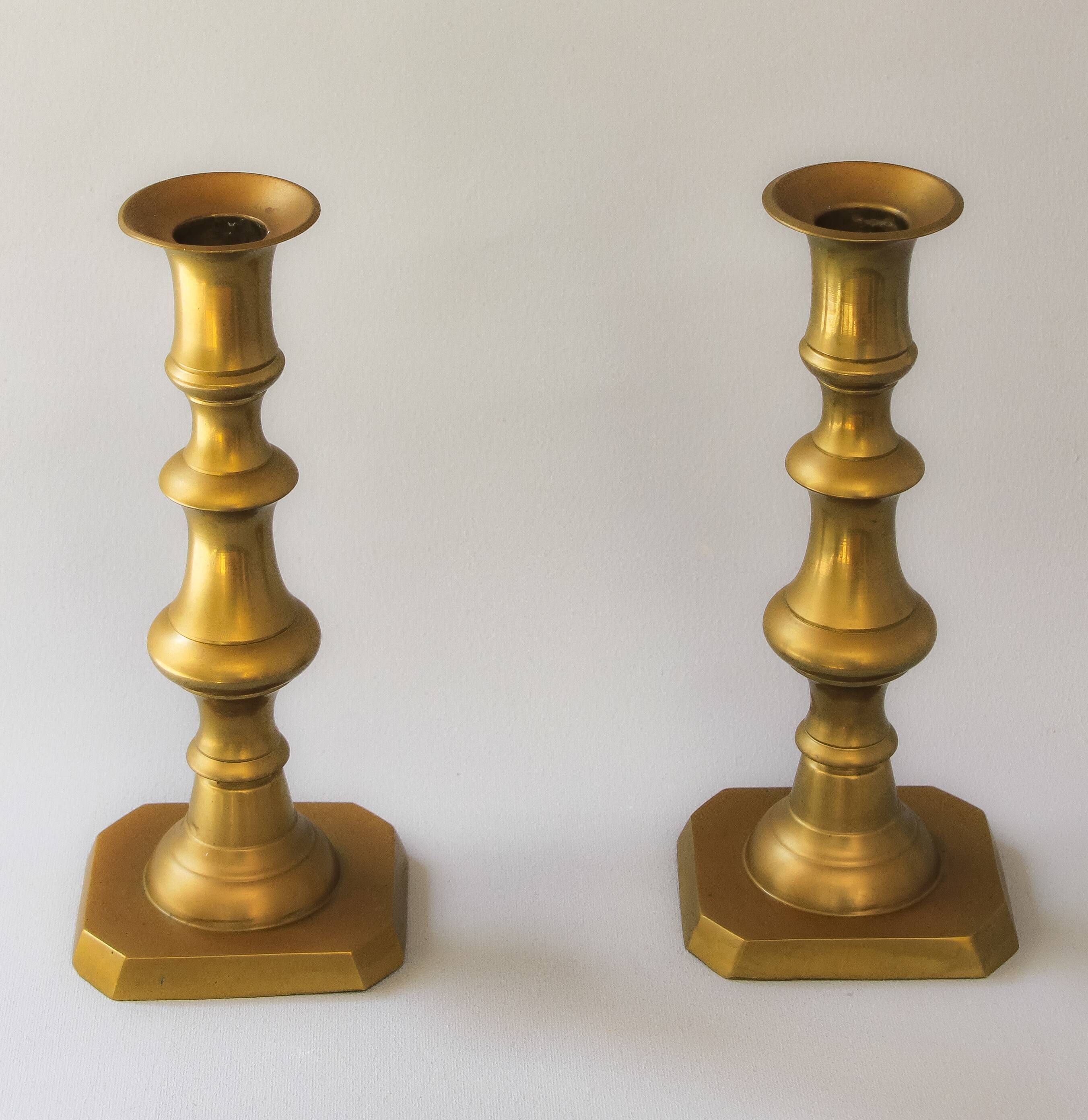 Pair of original vintage candelabros from bronce. Antiguos portavelas.
