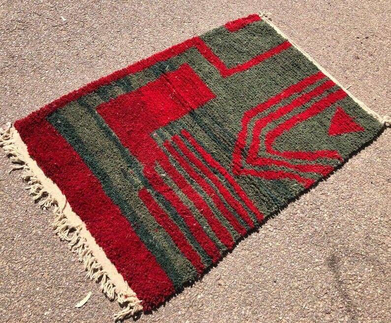 Traditional handmade pure wool rug, red, size 150 x 250
