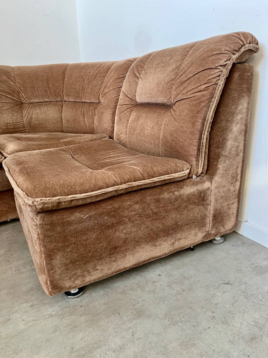 Old vintage modular corner sofa in designer velvet from the 70s/80s 4 elements