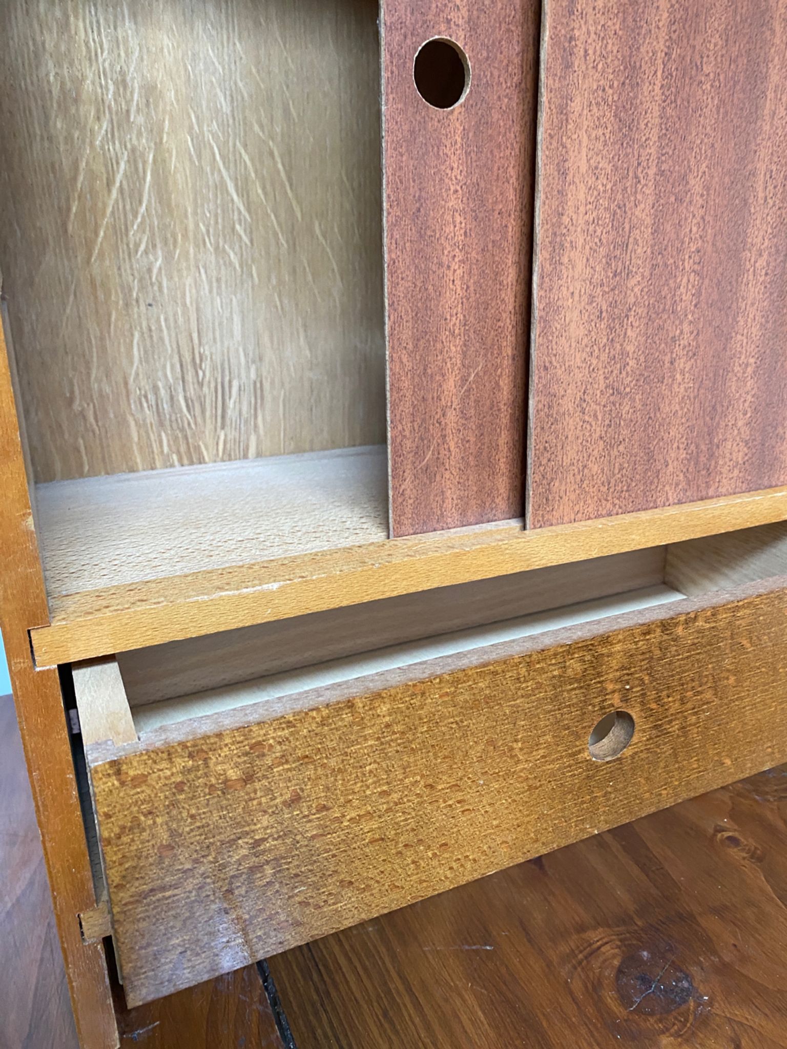 Armoire de rangement