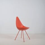 Drop 3110 chair designed by Arne Jacobsen for Fritz Hansen
