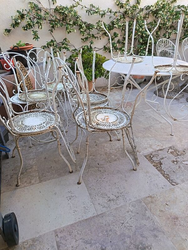 12 chaises Fermob 1900 et table Montmartre