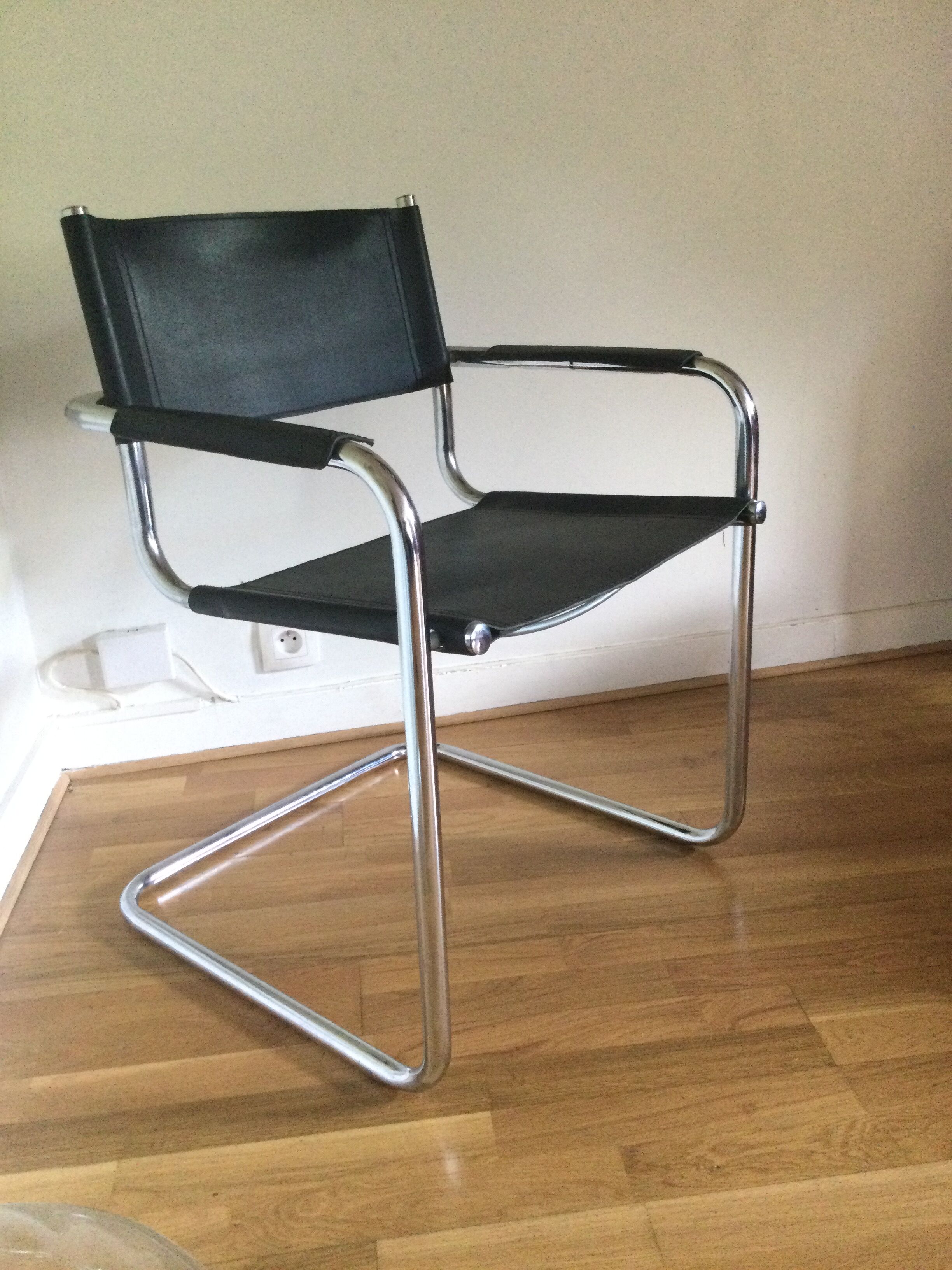 MG5 armchair by Matteo Grassi