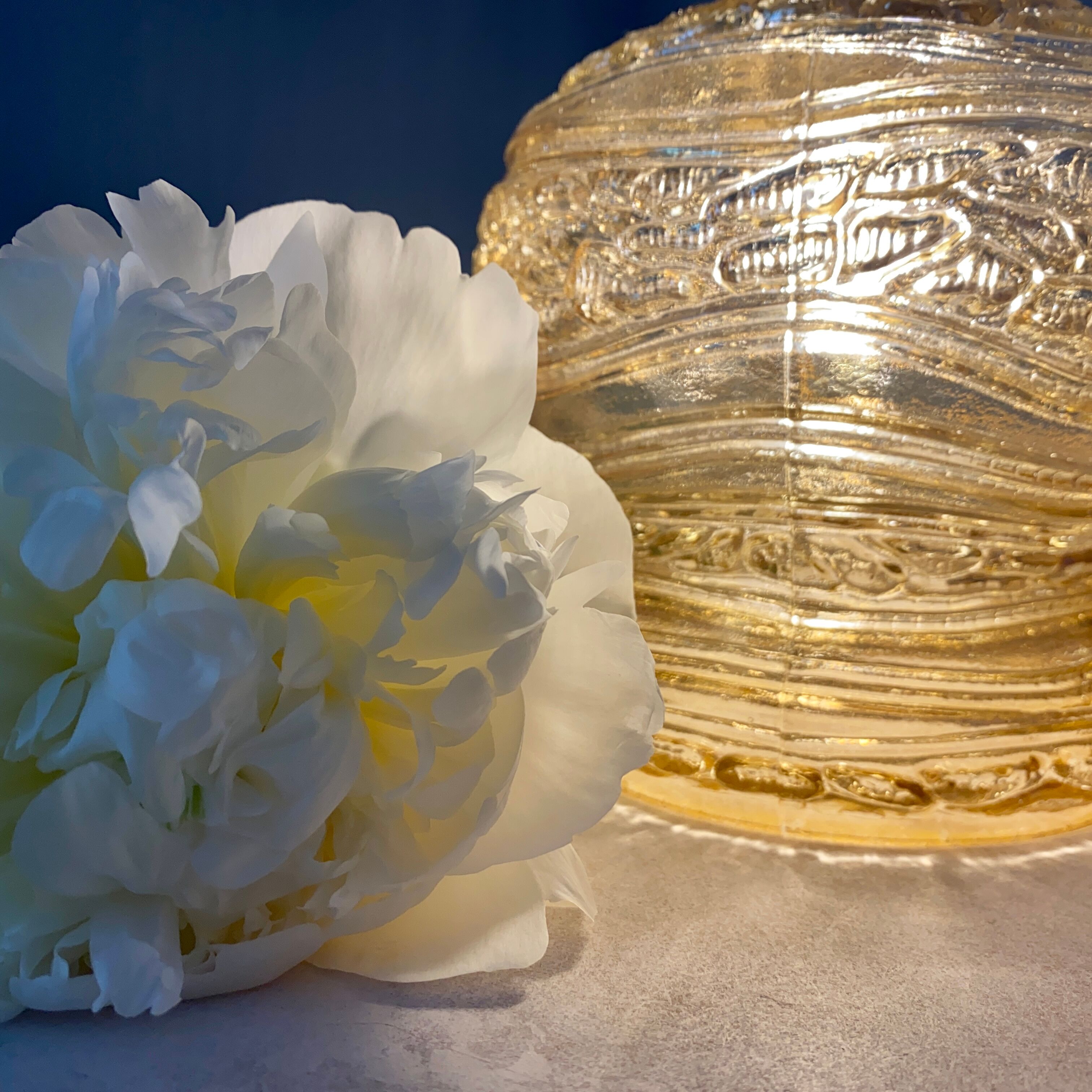 Vintage amber glass globe player