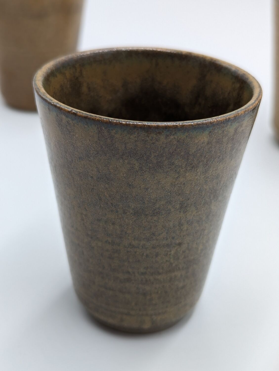 4 stoneware cups