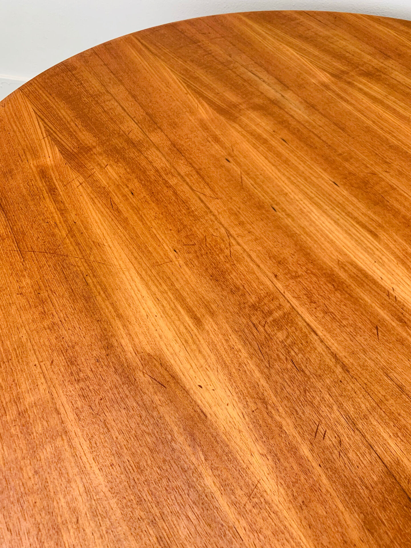 Table ronde scandinave en teck, 1960