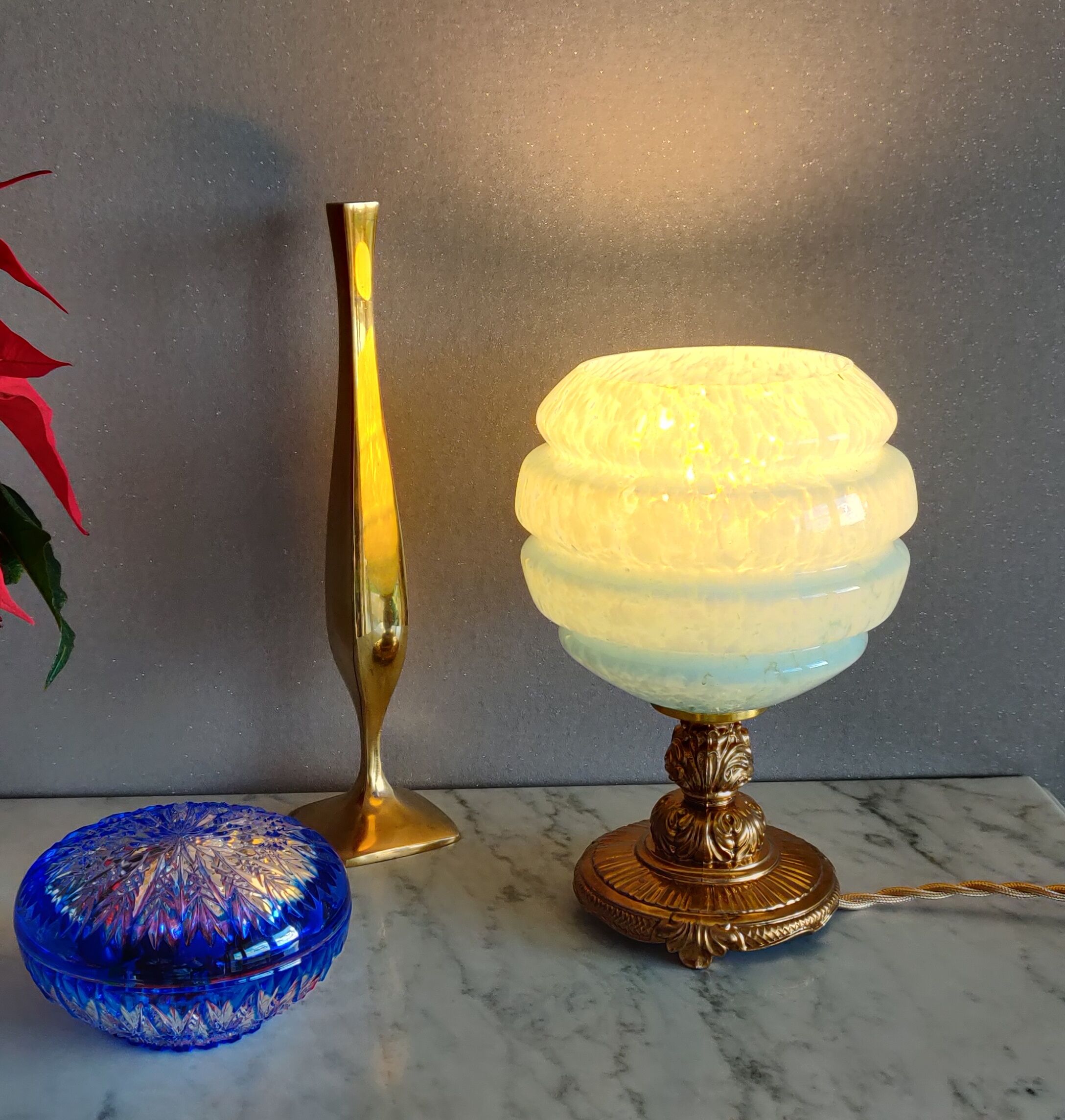 Table lamp