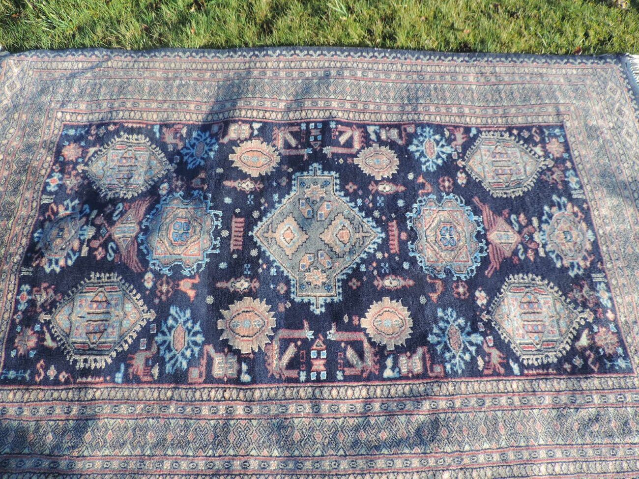 Oriental wool rug 140x238cm