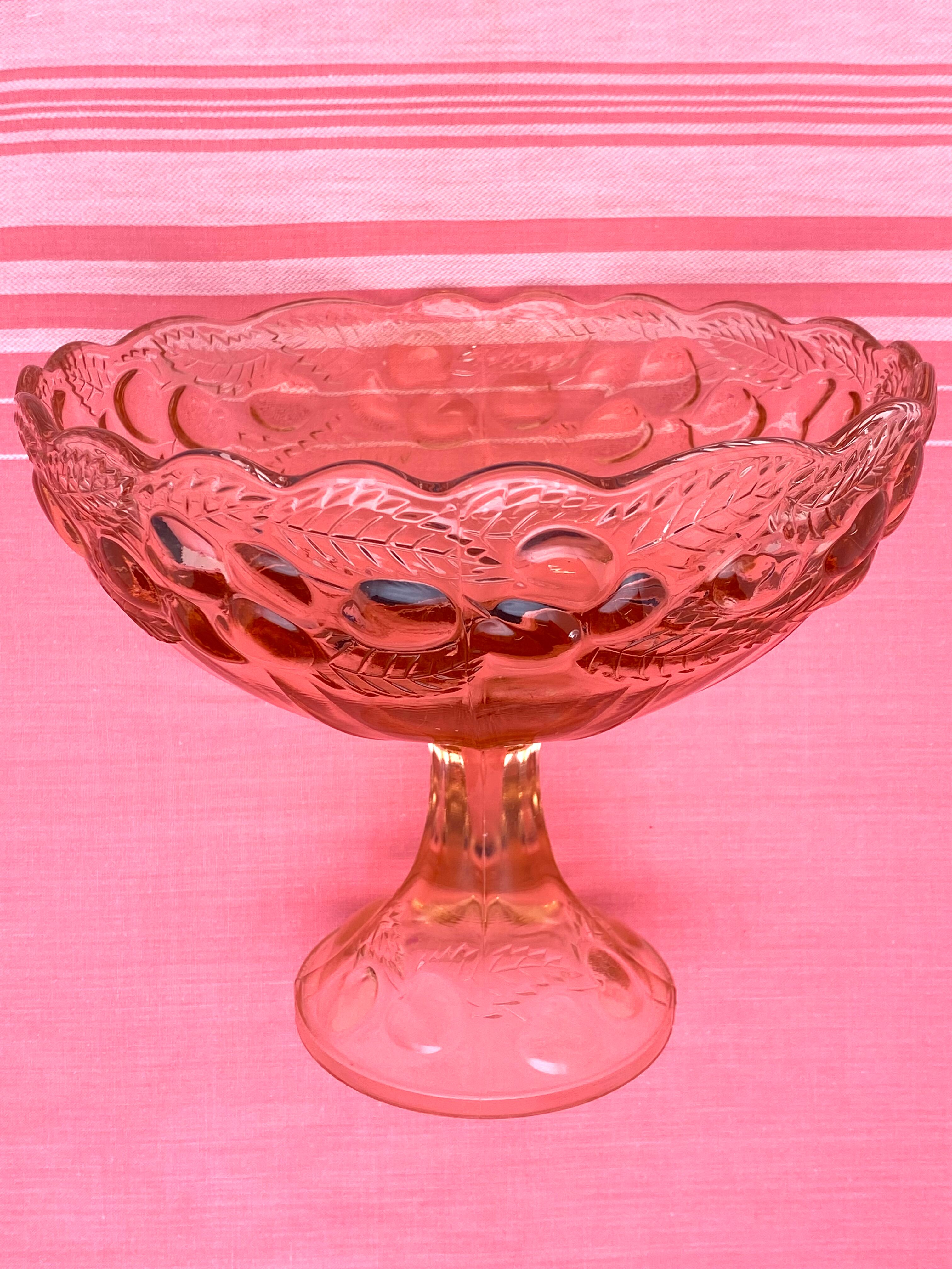 Cup mounted on foot patterns fruit glass pink