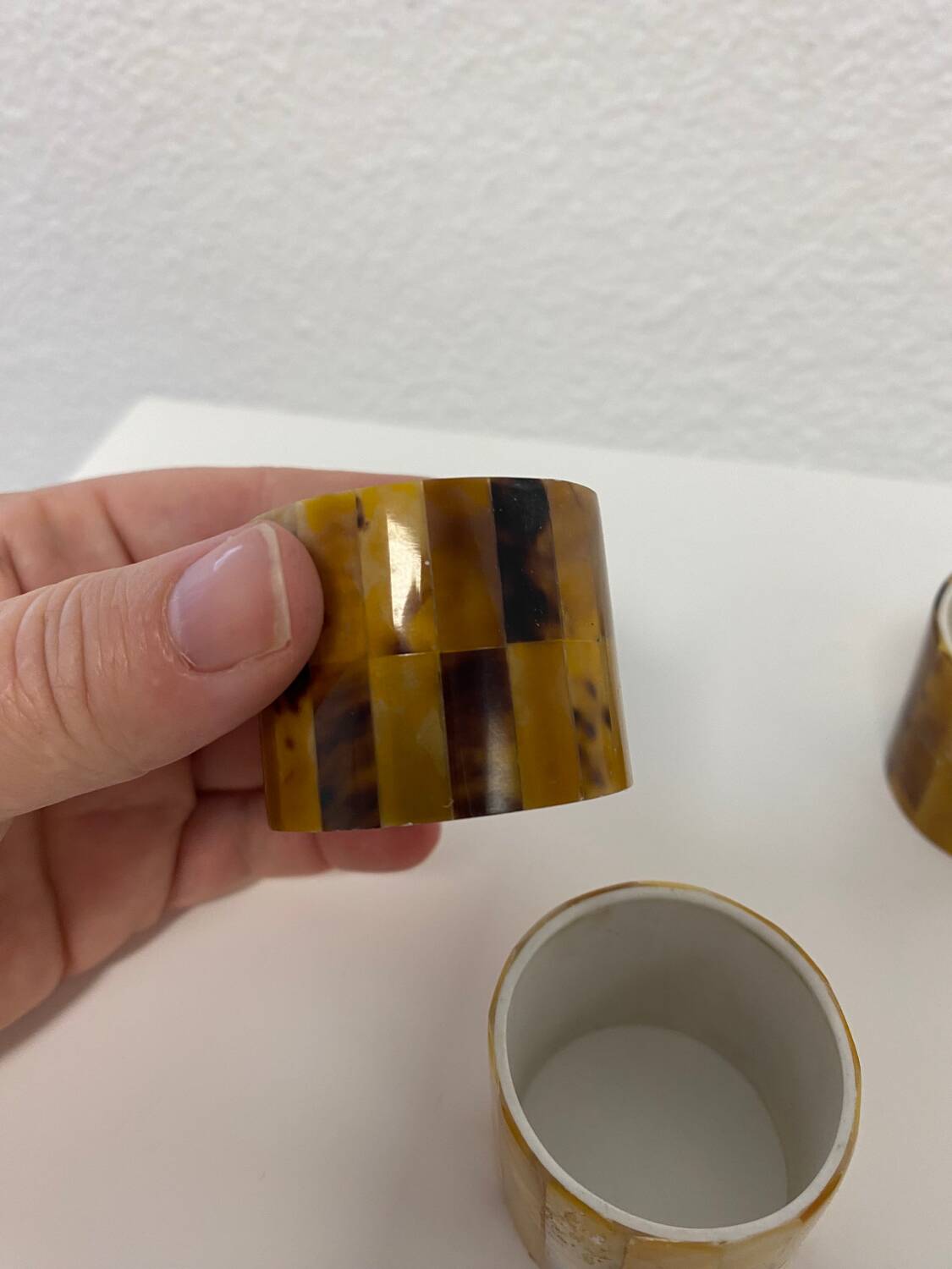 3 mother-of-pearl napkin rings