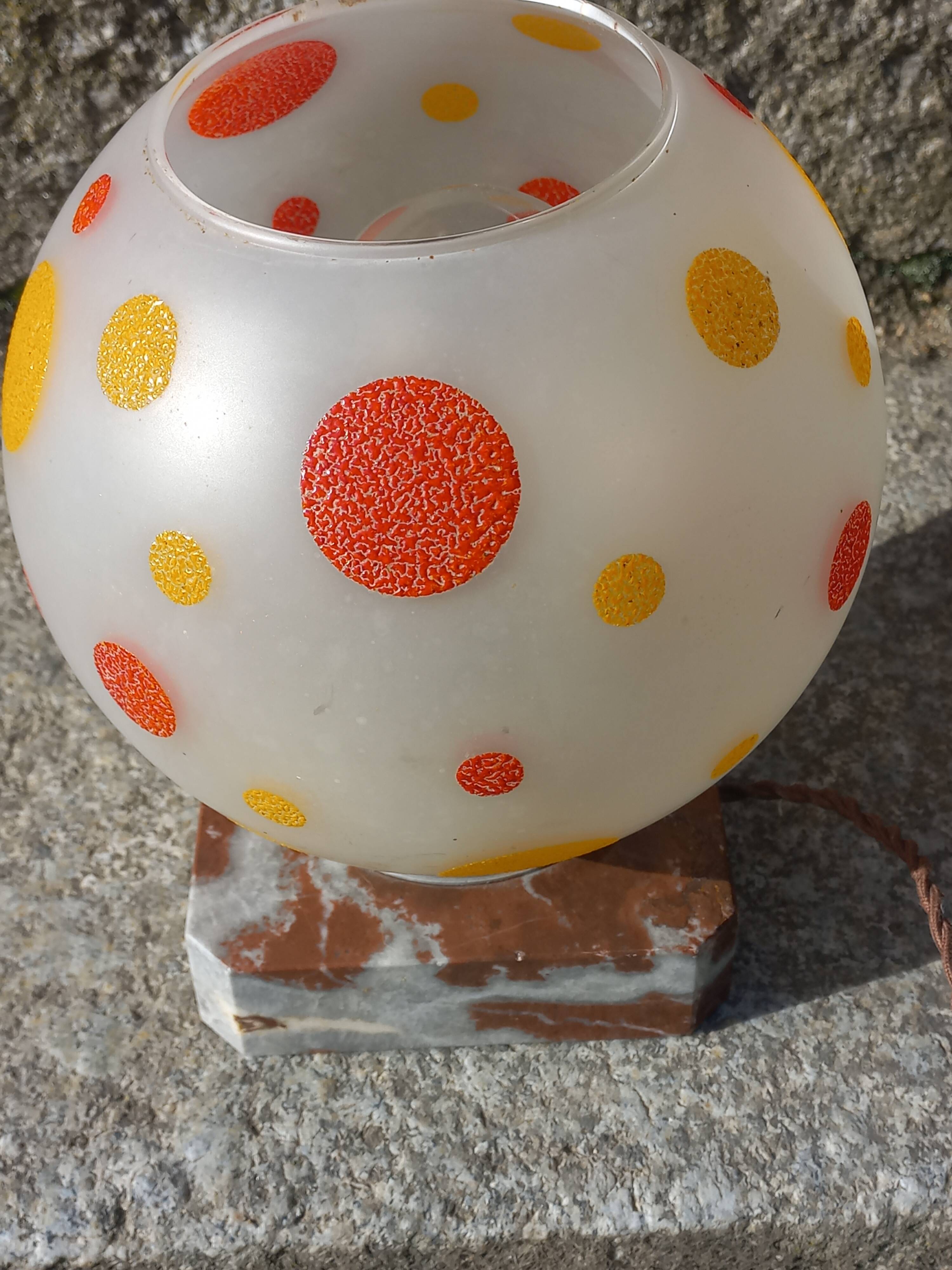 Art Deco night light in marble and enamelled glass from the 1930s.