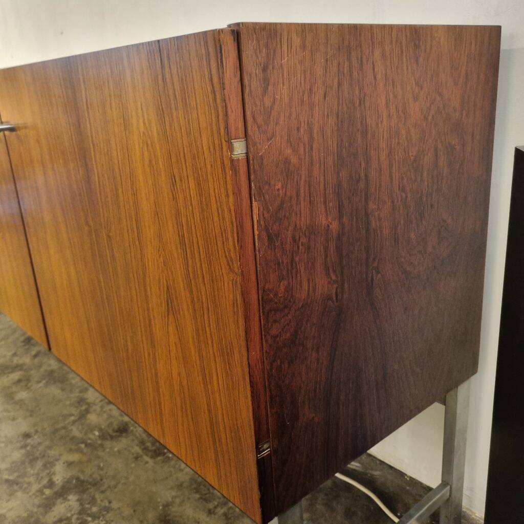Buffet en placage de bois de rose 1960 – Fristho Franeker BDR-250 | Mobilier de design moderne du milieu du siècle