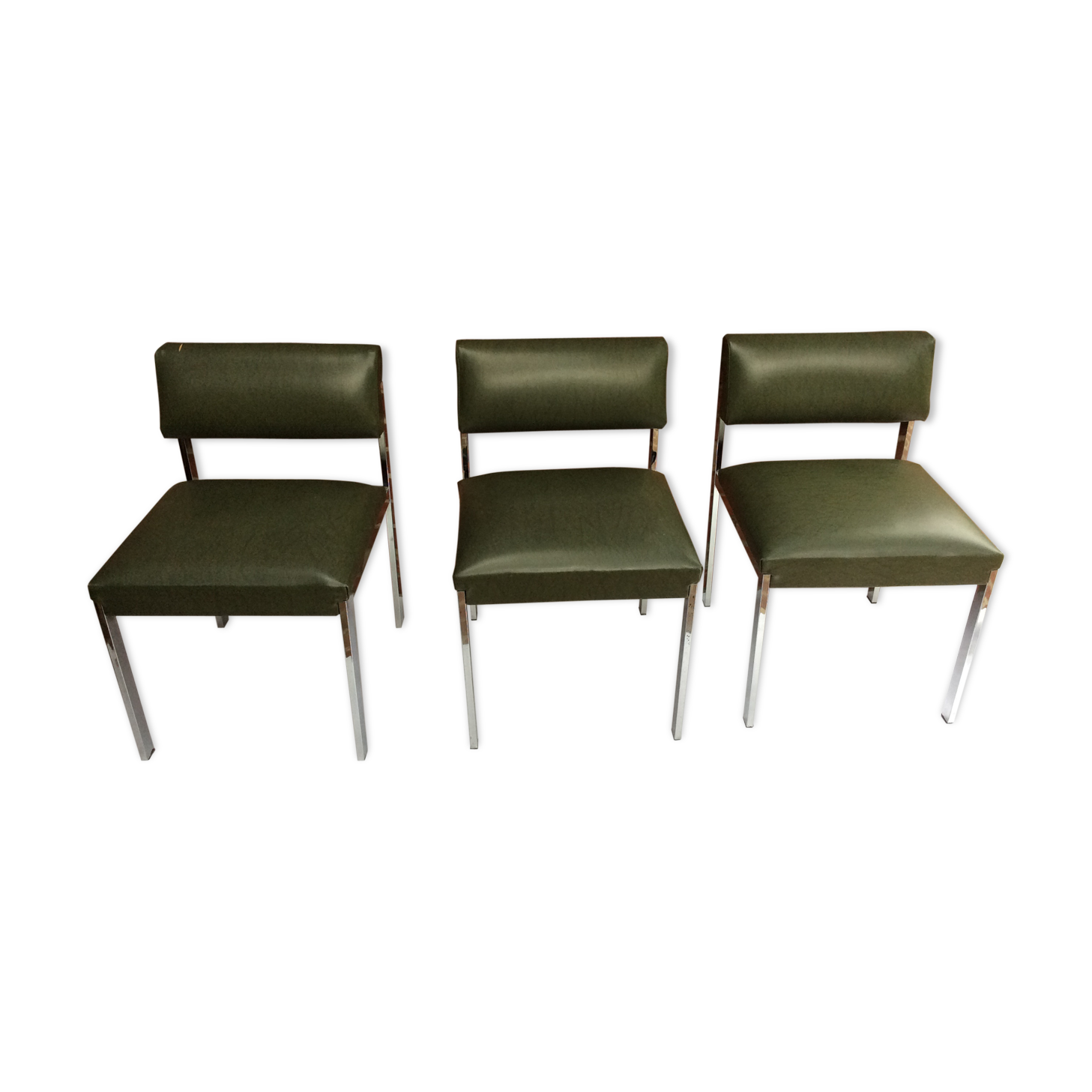 3 vintage chairs in Skai