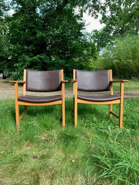 2 Hans Wegner armchairs - Denmark 1960s