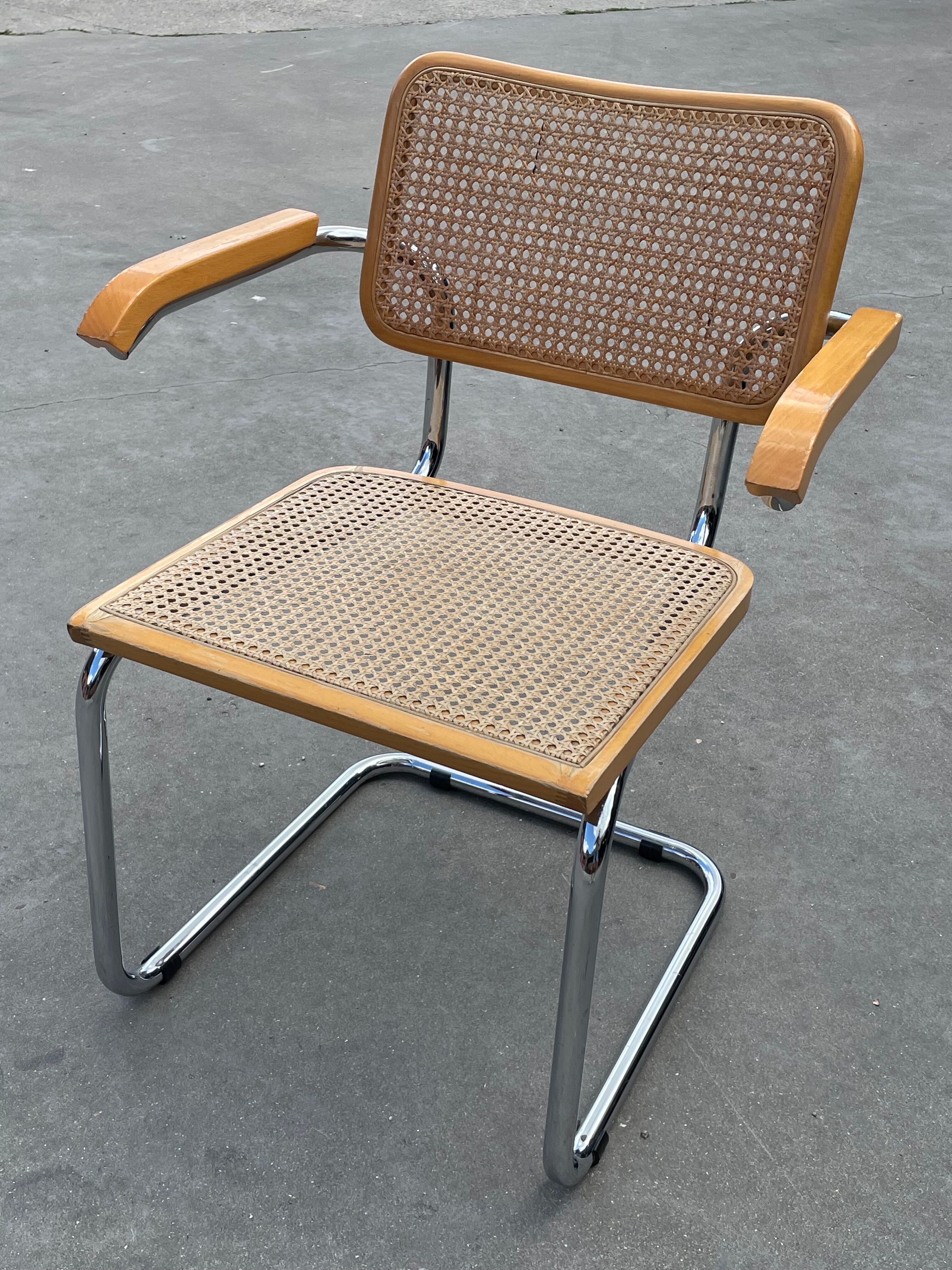 Cesca chair B64 with armrests by Marcel Breuer Design