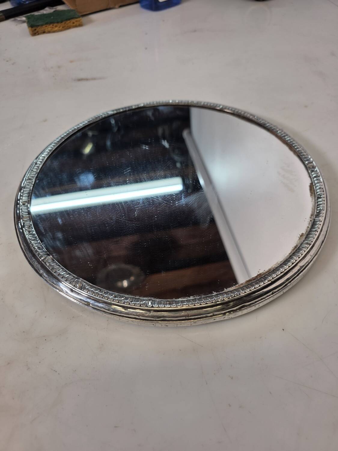 Silver-plated mirror tray centrepiece from the mid-20th century, 30 cm.