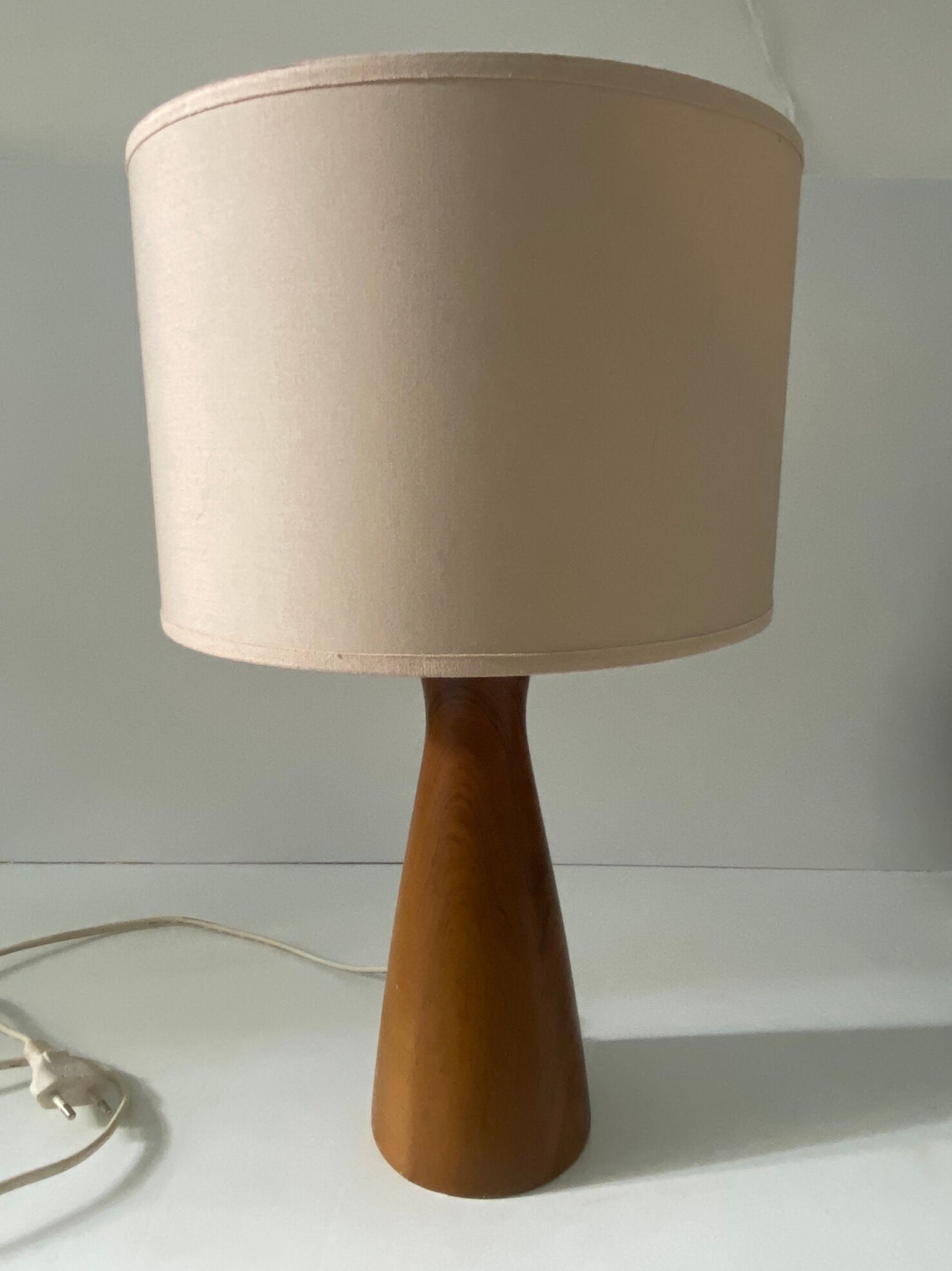 Ceramic lamp, Scandinavian spirit, wood pattern
